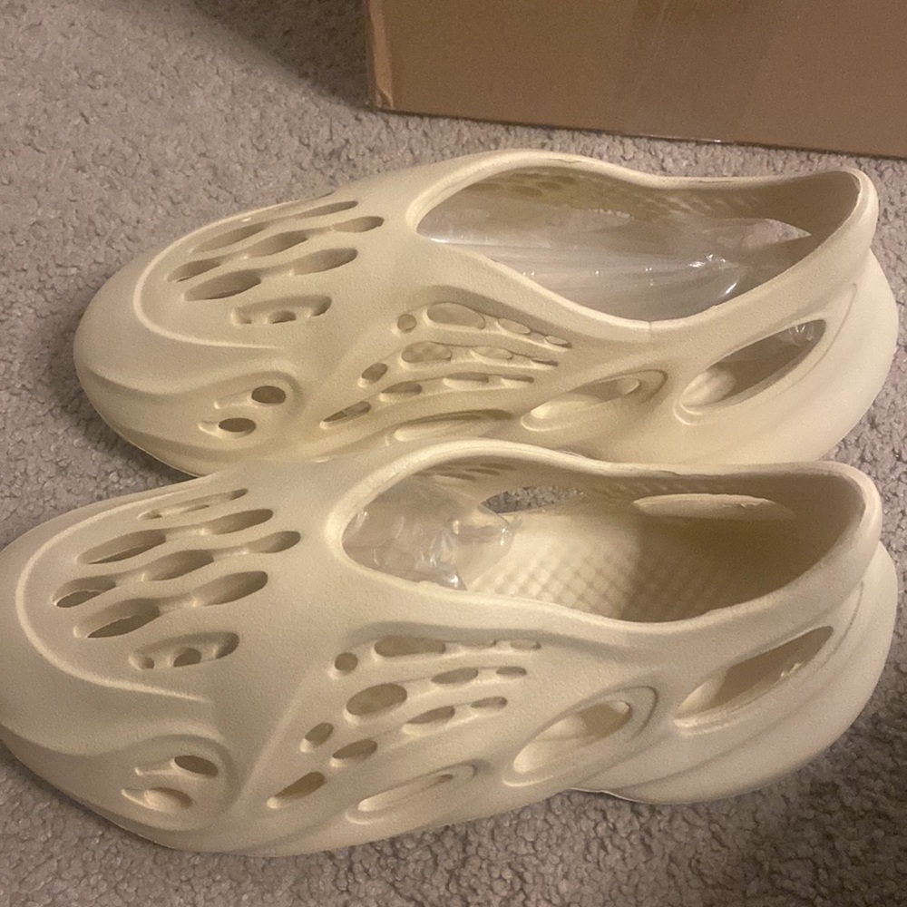 Yeezy Slides (Foam Runners)